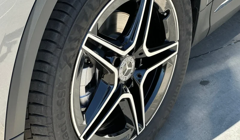 
								MERCEDES-BENZ GLA 200 cheio									