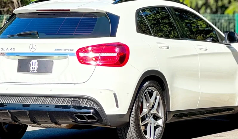 
								MERCEDES-BENZ GLA 45 AMG cheio									