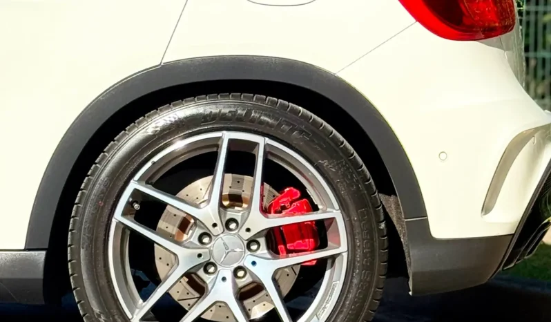 
								MERCEDES-BENZ GLA 45 AMG cheio									