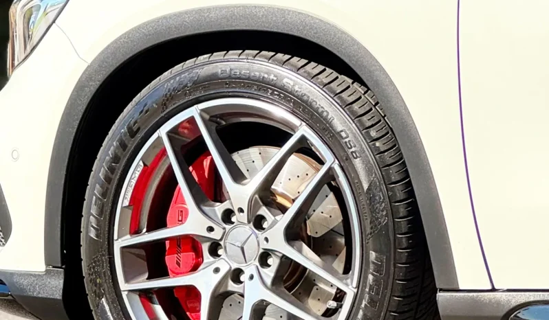 
								MERCEDES-BENZ GLA 45 AMG cheio									