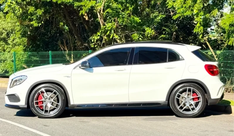 
								MERCEDES-BENZ GLA 45 AMG cheio									