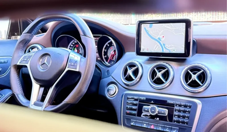 
								MERCEDES-BENZ GLA 45 AMG cheio									