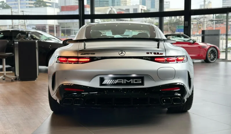 
								MERCEDES-BENZ AMG GT 63 cheio									