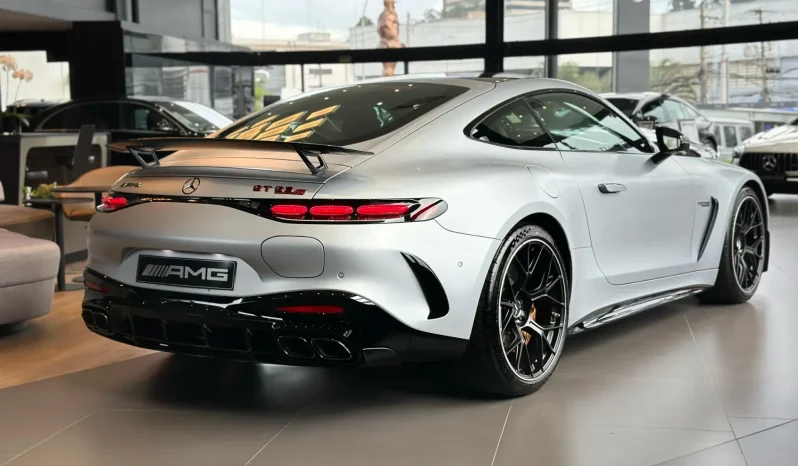 
								MERCEDES-BENZ AMG GT 63 cheio									