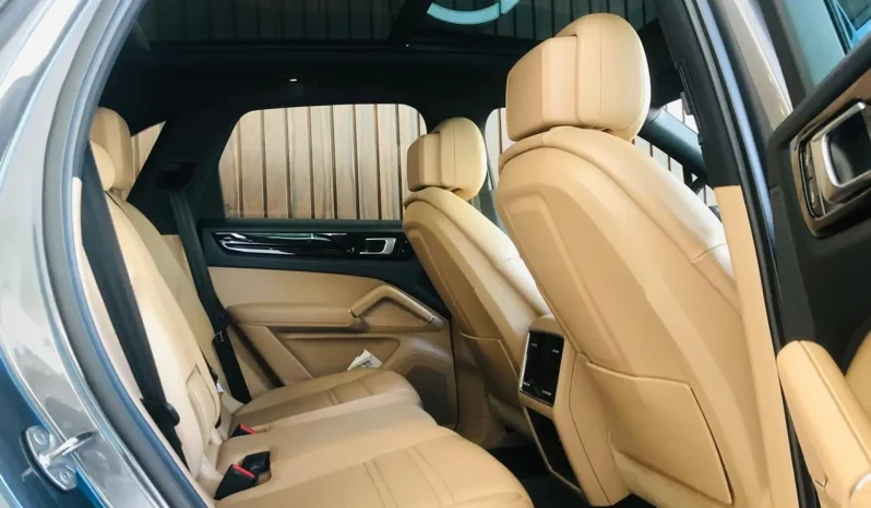 
								PORSCHE CAYENNE cheio									