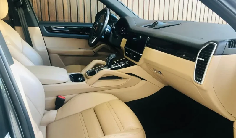
								PORSCHE CAYENNE cheio									