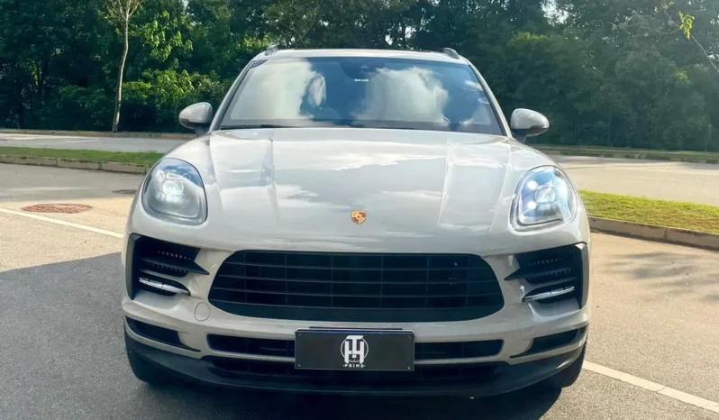 
								PORSCHE MACAN cheio									