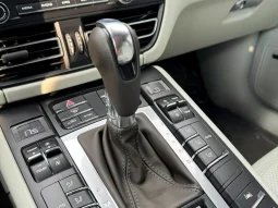 
										PORSCHE MACAN cheio									