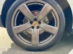 
										PORSCHE MACAN cheio									