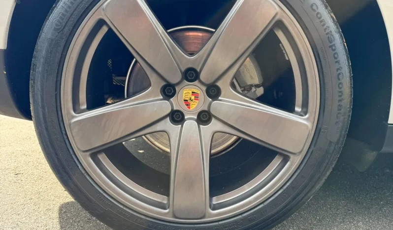 
								PORSCHE MACAN cheio									
