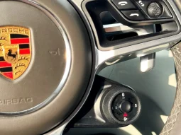 
										PORSCHE MACAN cheio									