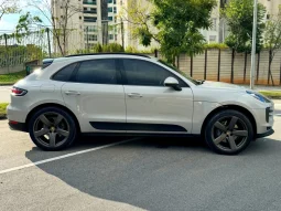 
										PORSCHE MACAN cheio									