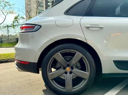 
										PORSCHE MACAN cheio									