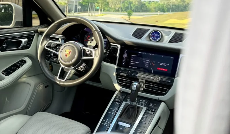 
								PORSCHE MACAN cheio									
