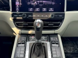
										PORSCHE MACAN cheio									