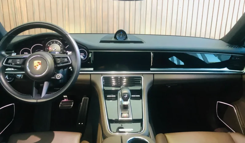 
								PORSCHE PANAMERA cheio									