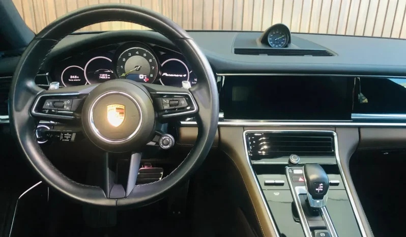 
								PORSCHE PANAMERA cheio									