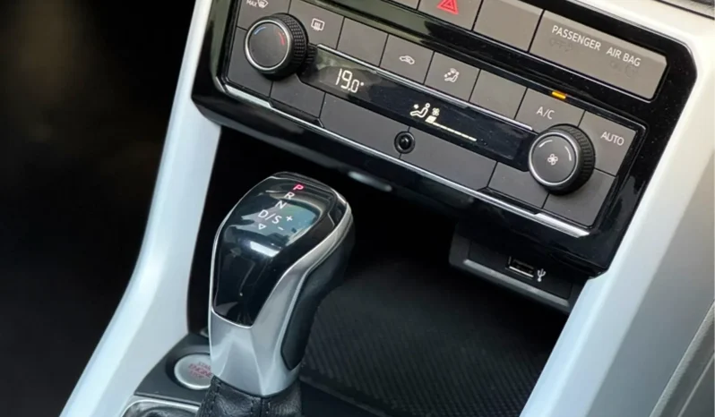 
								VOLKSWAGEN T-CROSS cheio									