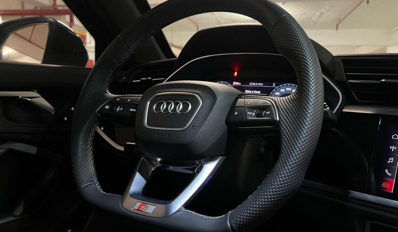 
								AUDI Q3 cheio									