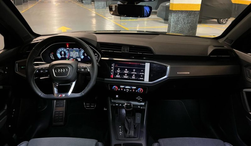 
								AUDI Q3 cheio									