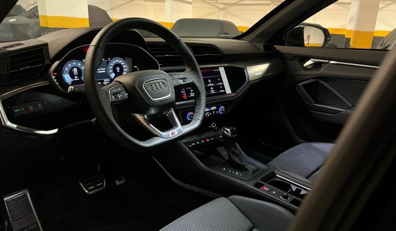 
								AUDI Q3 cheio									