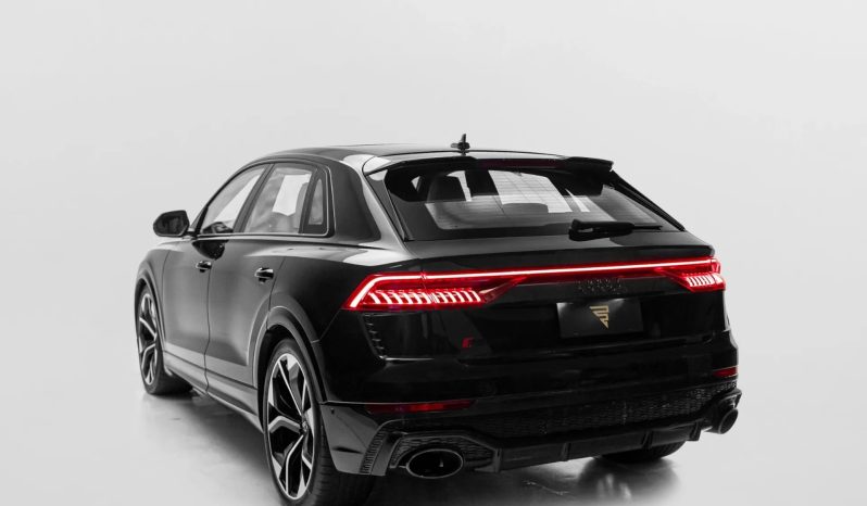 
								AUDI RS Q8 cheio									