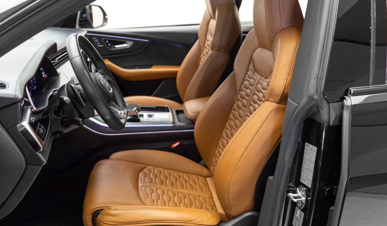 
								AUDI RS Q8 cheio									