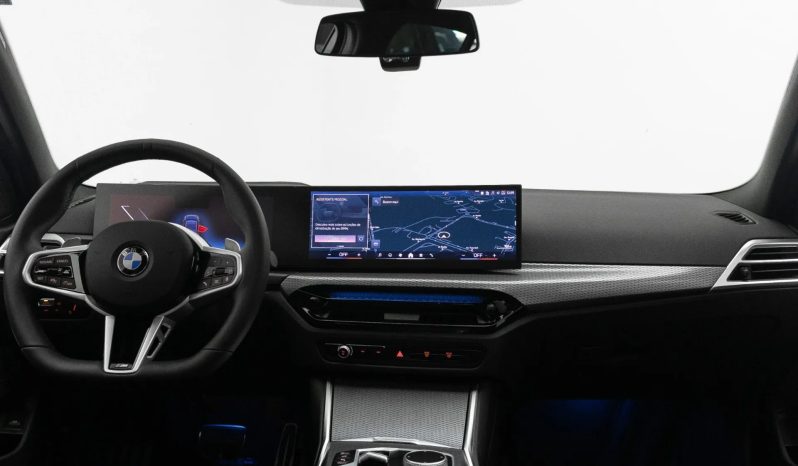 
								BMW 320i cheio									
