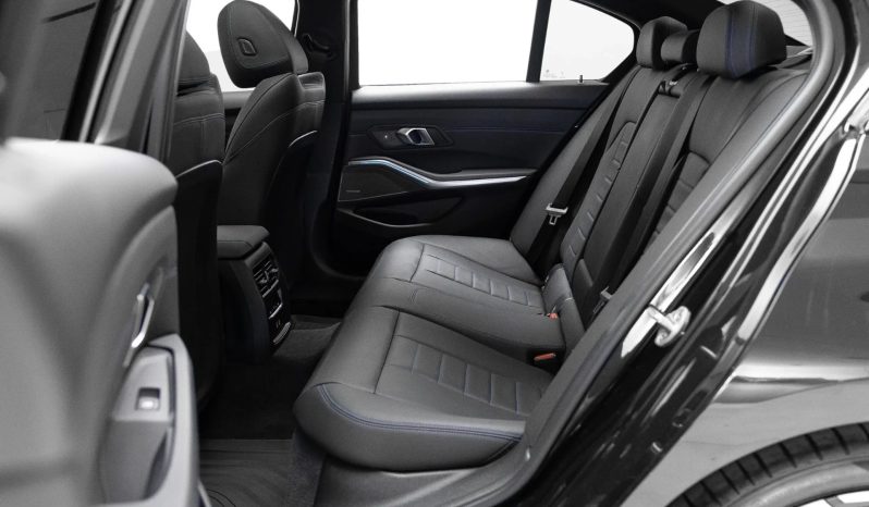 
								BMW 320i cheio									