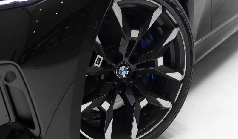 
								BMW 320i cheio									