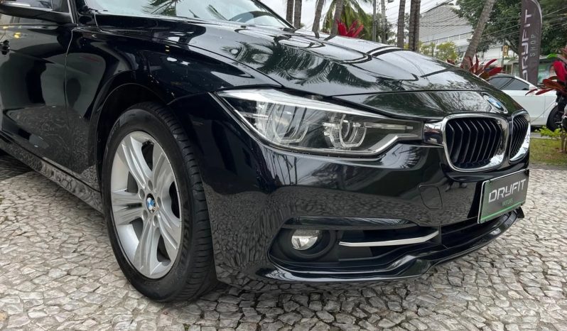 
								BMW 320i cheio									