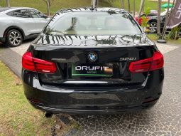 
										BMW 320i cheio									