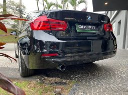 
										BMW 320i cheio									