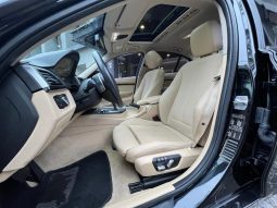 
										BMW 320i cheio									