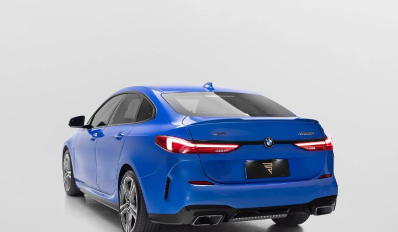 
								BMW M 235i cheio									