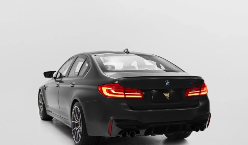 
								BMW M5 cheio									