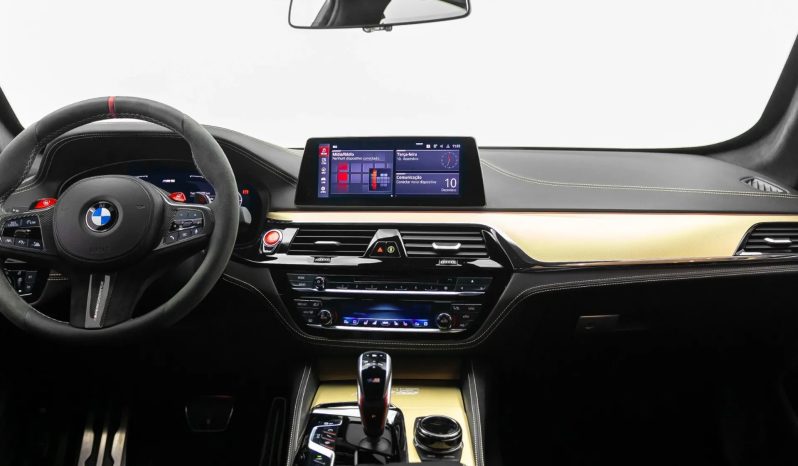 
								BMW M5 cheio									