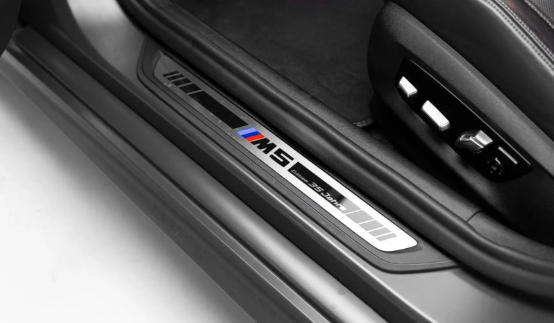 
								BMW M5 cheio									