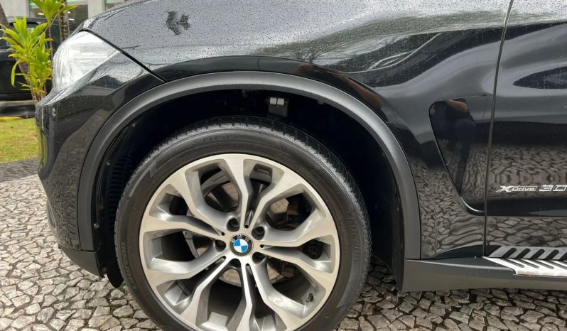 
								BMW X5 cheio									