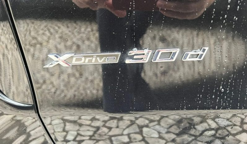 
								BMW X5 cheio									