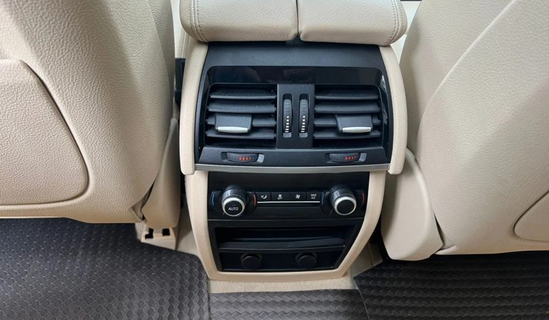
								BMW X5 cheio									
