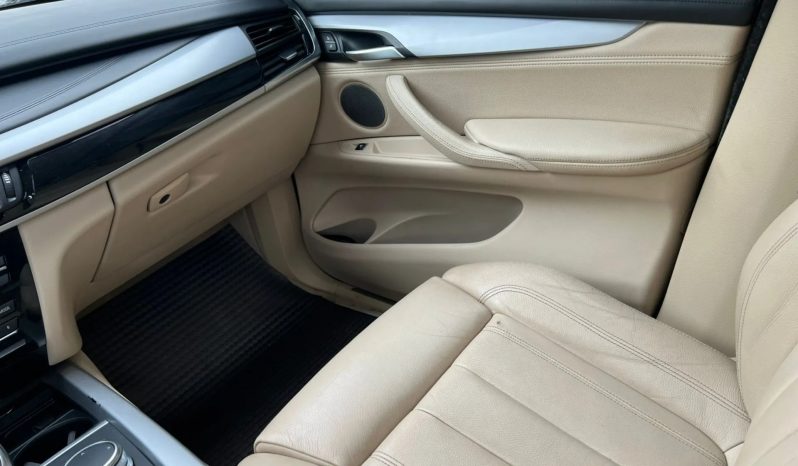 
								BMW X5 cheio									