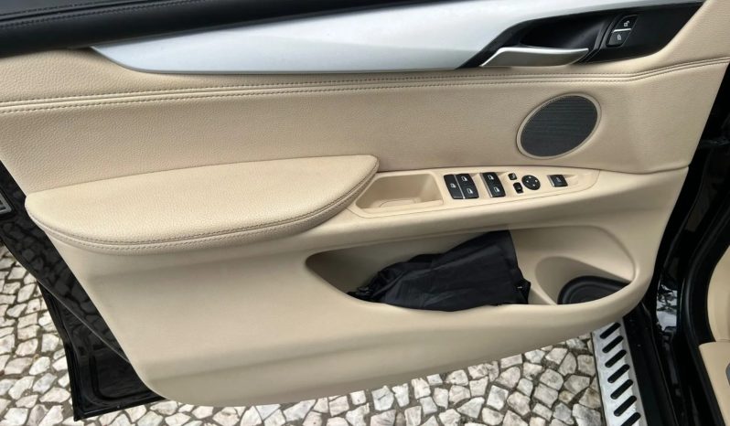 
								BMW X5 cheio									