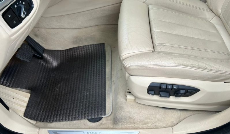 
								BMW X5 cheio									