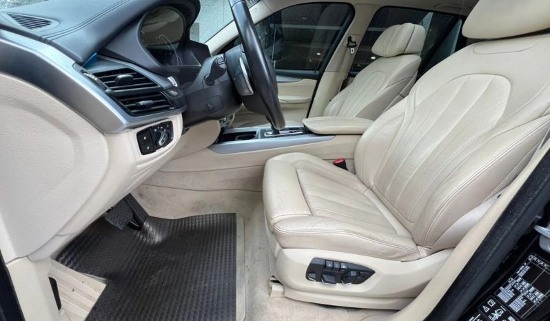 
								BMW X5 cheio									