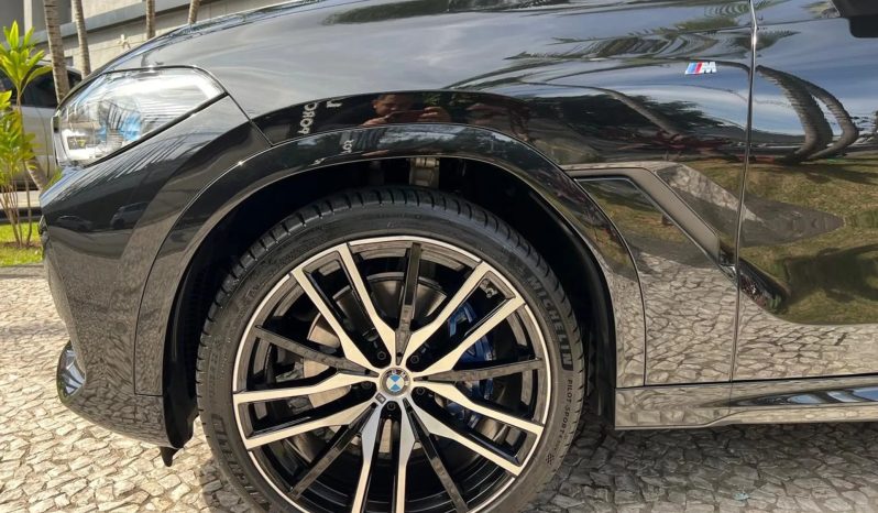 
								BMW X6 cheio									