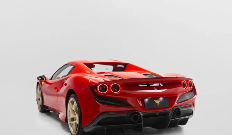 
								FERRARI F8 SPIDER cheio									