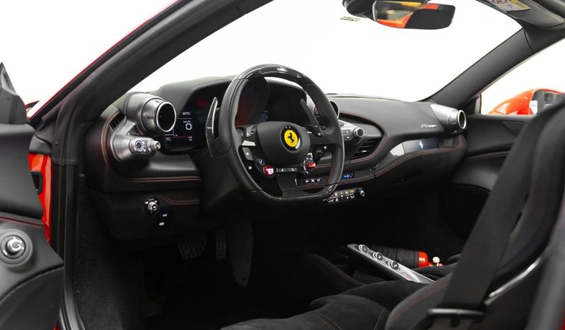 
								FERRARI F8 SPIDER cheio									
