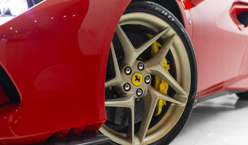 
								FERRARI F8 SPIDER cheio									