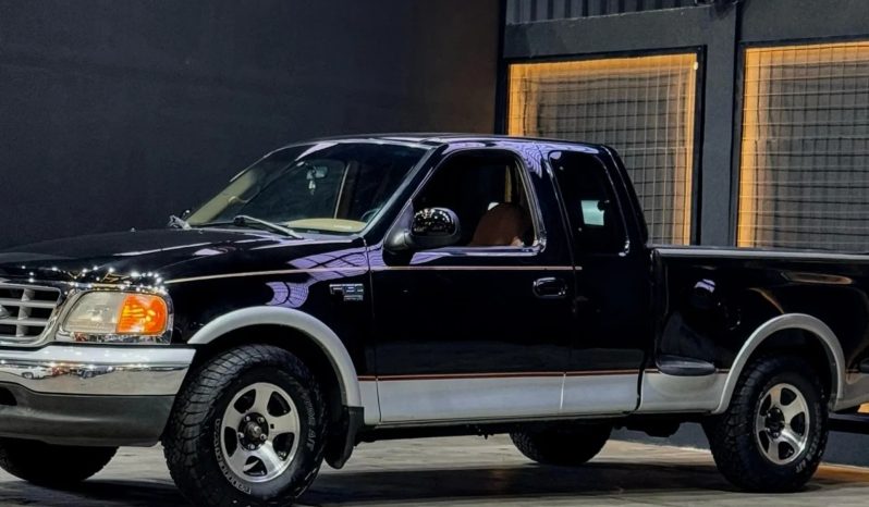 
								FORD F-150 cheio									